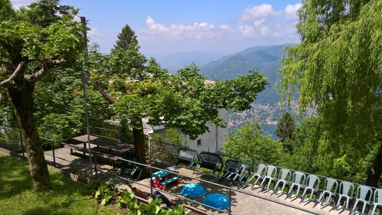 Capanna C.A.O. Hotel Brunate Bagian luar foto