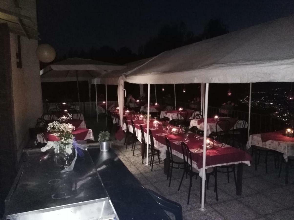 Capanna C.A.O. Hotel Brunate Bagian luar foto